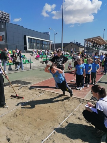 SKOK W DAL MILOSZ